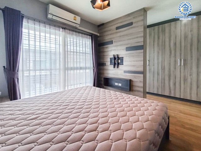 *****ทาวน์เฮ้าส์มือสองย่านกรุงเทพมหานคร ม.ลุมพินีทาวน์วิลล์ สุขสวัสดิ์-พระราม2 #หลังมุม เนื้อที่มากถึง 20.4 ตร.ว. ฟังก์ชัน 3 ห้องนอน 2 ห้องน้ำ 2 ที่จอดรถ แถมฟรี! 4 เครื่องปรับอากาศ, 1 เครื่องทำน้ำอุ่น บนทำเลแห่งการเดินทาง ใกล้ทางด่วน "เฉลิมมหานคร" ในราคาคุ้มสุด!